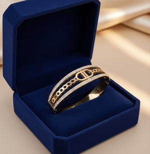 Crystal D-Link Bangle